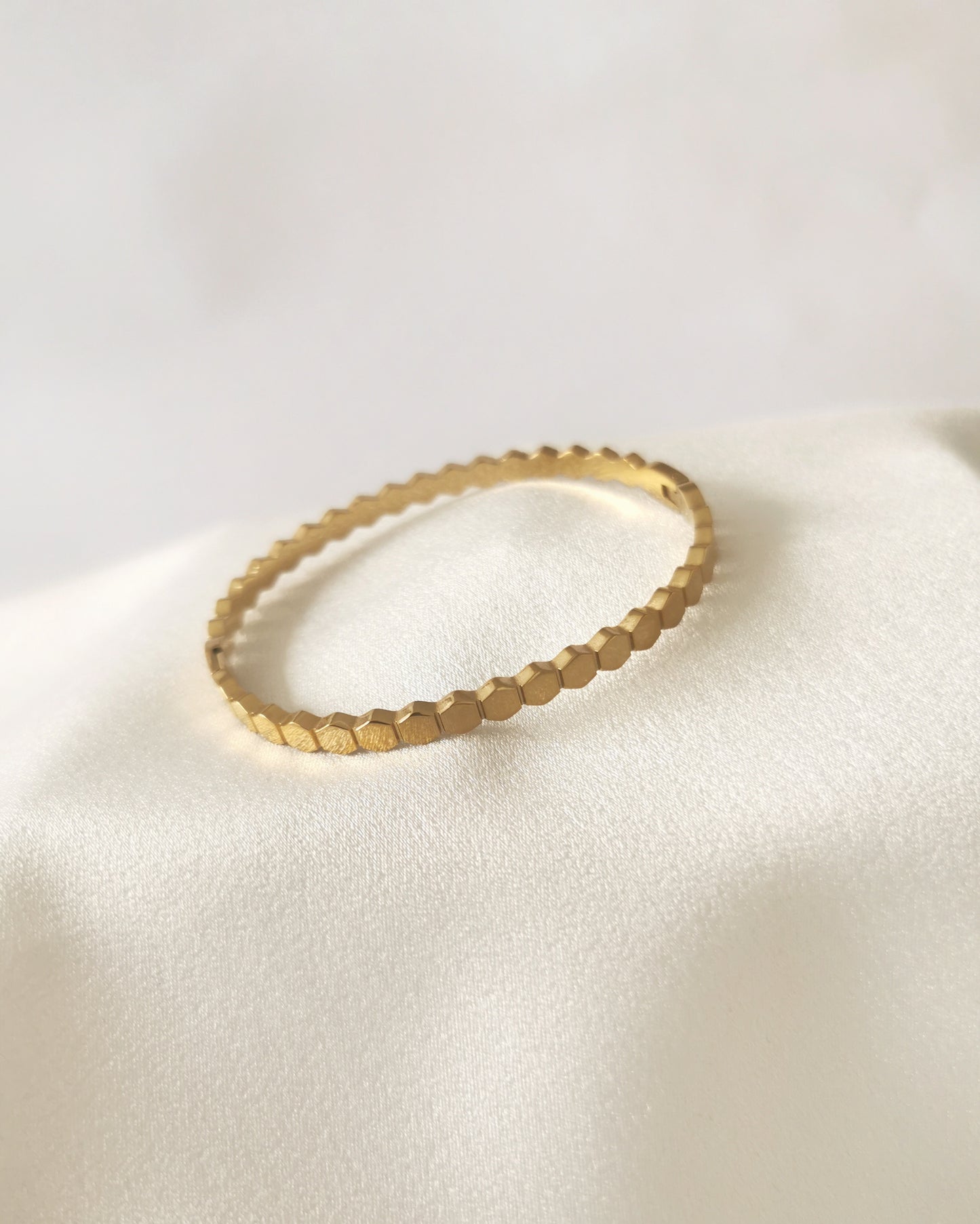 Special Offer - bangles for £15 with every box