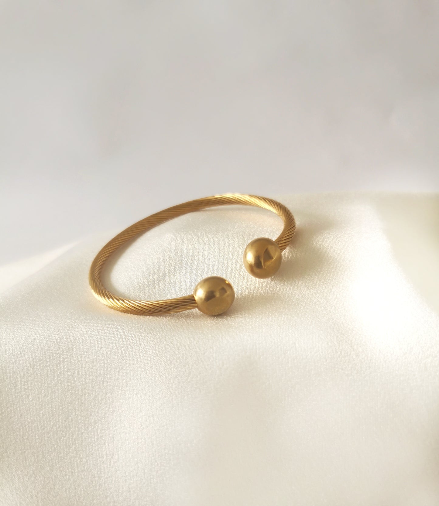 Special Offer - bangles for £15 with every box