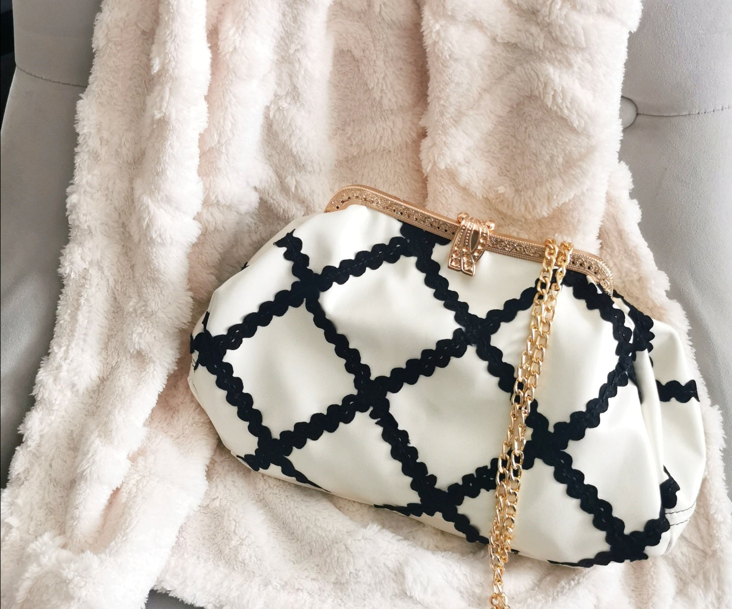 Black and white Somorah Clutch bag